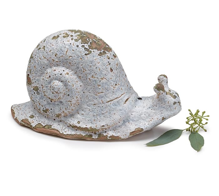 WHITE WITH MOSS GREEN AGED LOOKING SNAIL